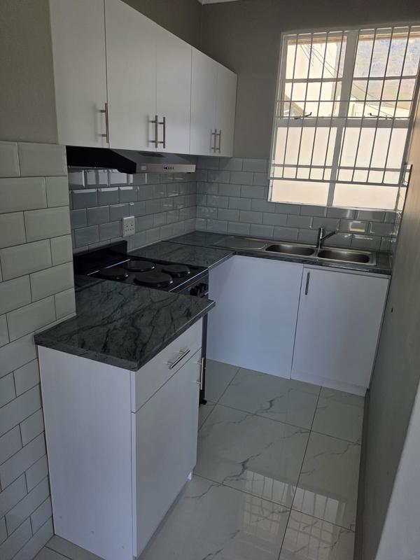 To Let 2 Bedroom Property for Rent in Zonnebloem Western Cape